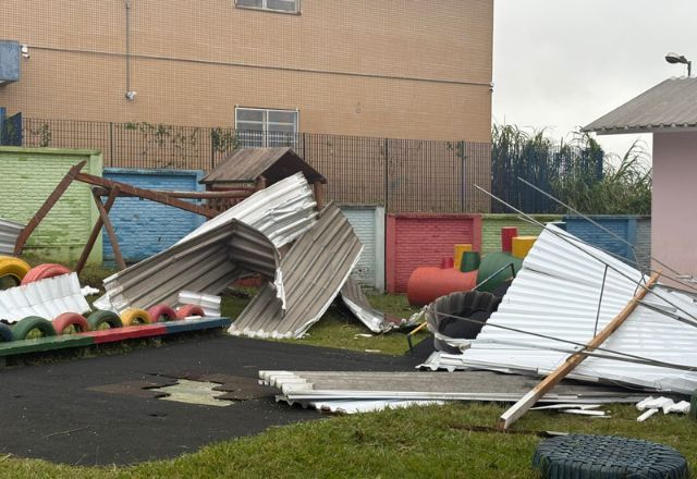 Parte de teto de escola desaba na zona leste de São Paulo | Foto: Reprodução