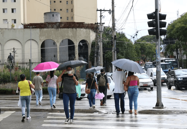 Chuva forte atinge Sul e avança por outras regiões Chuva forte atinge Sul e avança por outras regiões