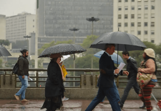 Previsão do tempo: Chuva continua no Sudeste e frio ganha força no Sul do Brasil