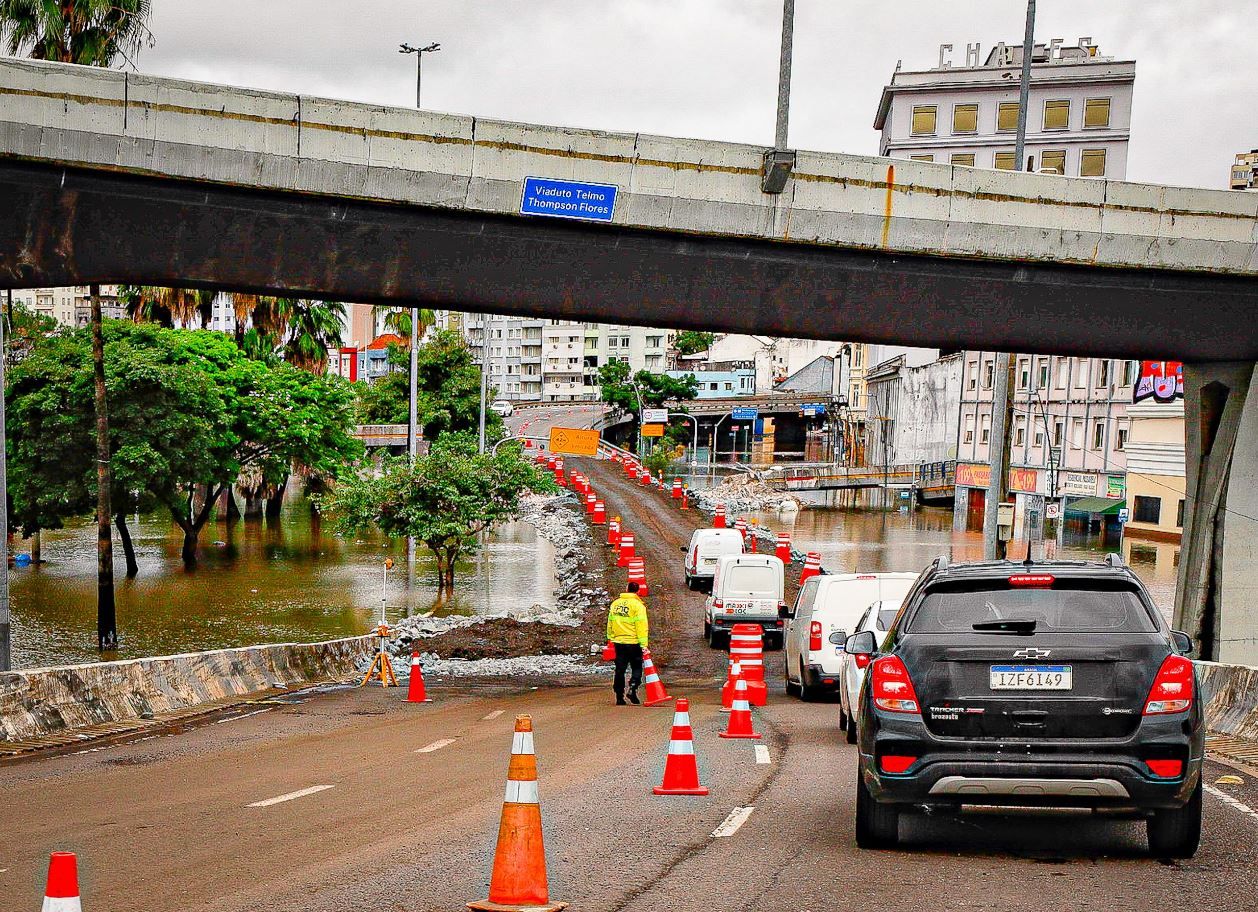 Corredor humanitário no Centro Histórico de Porto Alegre | Alex Rocha/PMPA