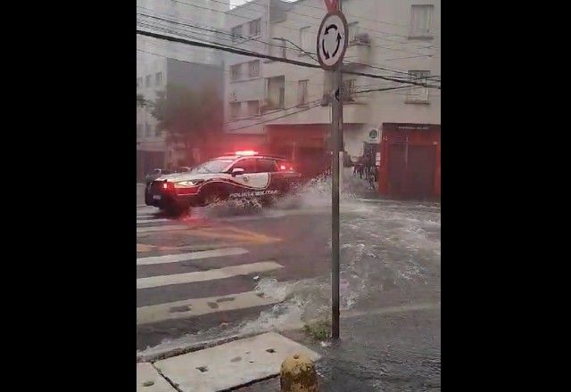 Chuva forte na Santa Cecília, zona Oeste de São Paulo | Reprodução