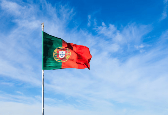 Bandeira de Portugal | Reprodução Freepik
