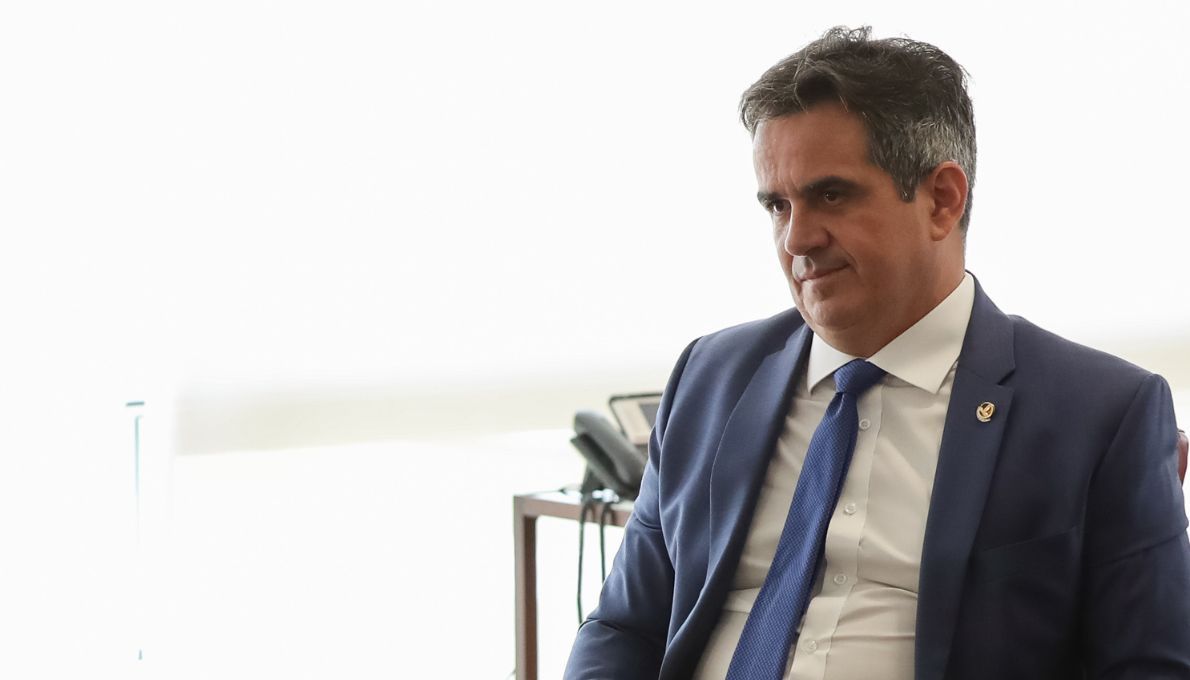 Ciro Nogueira recebia R$ 300 mil por mês de Vorcaro, diz investigação Ciro Nogueira recebia R$ 300 mil por mês de Vorcaro, diz investigação