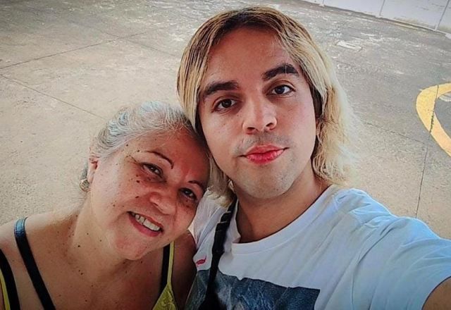 Cleide Viana e o filho Luckas, que está no sudeste asiático e pediu ajudar para voltar ao Brasil. (Crédito: Arquivo pessoal/família)