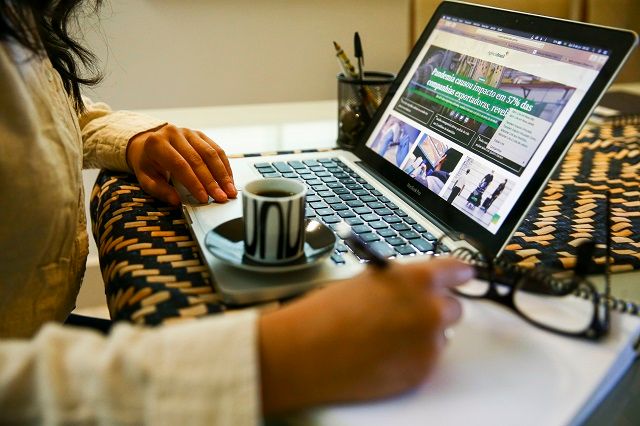 Cerca de 48% da população do país não têm habilidades digitais básicas - Marcelo Camargo / Agência brasil