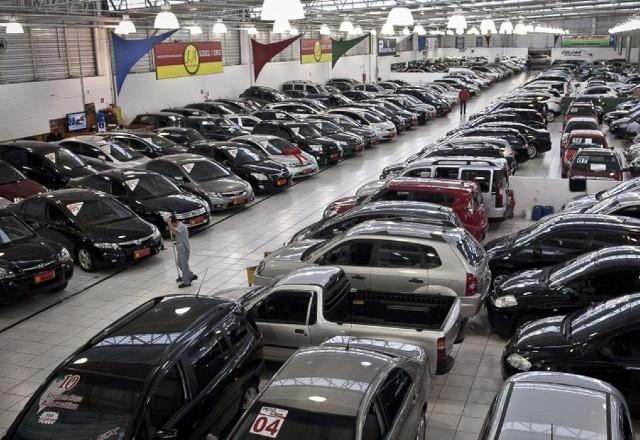concessionária de carros