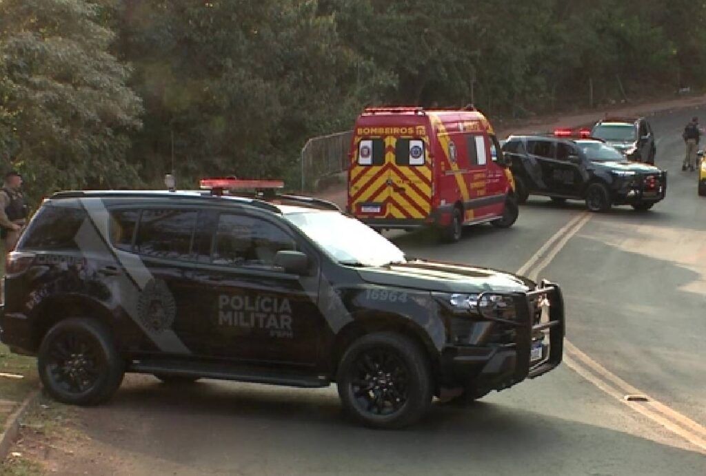 Homem é reconhecido dentro de carro de aplicativo e morre em confronto com a polícia