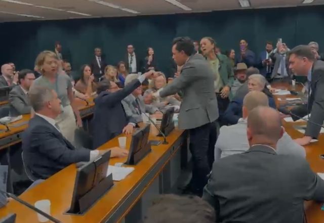 Conselho de Ética da Câmara: advogado é chamado de rábula e diz que deputado 'tem sorte de ser idoso’ Conselho de Ética da Câmara: advogado é chamado de rábula e diz que deputado 'tem sorte de ser idoso’