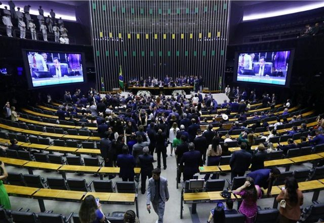 Deputados e senadores pelo RS ignoraram prevenção de desastres naturais em emendas parlamentares Deputados e senadores pelo RS ignoraram prevenção de desastres naturais em emendas parlamentares