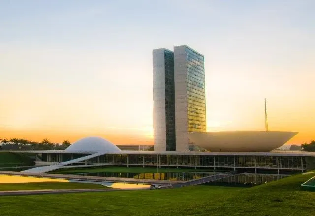 Governo guarda R$ 44,8 bi para emendas parlamentares em 2027