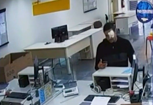 Quadrilha falsifica documentos para roubar encomendas nos Correios