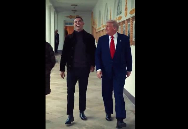 Cristiano Ronaldo participa de encontro entre Trump e príncipe da Arábia Saudita na Casa Branca | WHITE HOUSE/@DAVIDSACKS VIA X