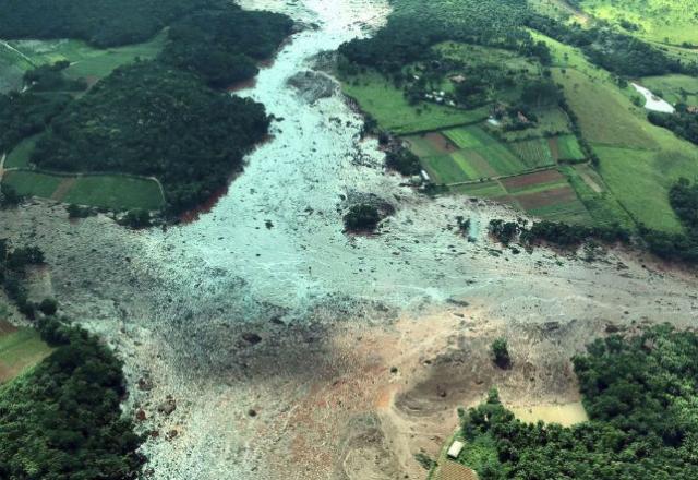 crime ambiental em Brumadinho Minas Gerais - rompimento barragem