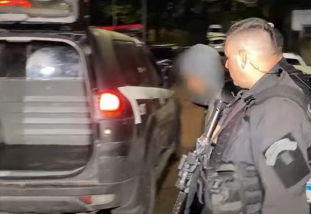 Polícia prende 15 em operação contra a lavagem de dinheiro do tráfico Polícia prende 15 em operação contra a lavagem de dinheiro do tráfico