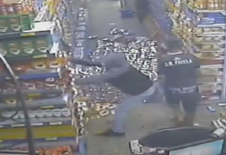 Mercado na zona sul de SP é saqueado por criminosos 