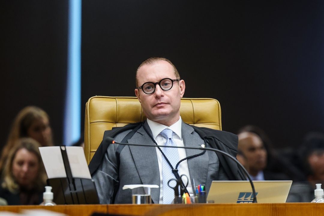 Zanin dá 5 dias para TSE explicar decisão eleitoral no RJ