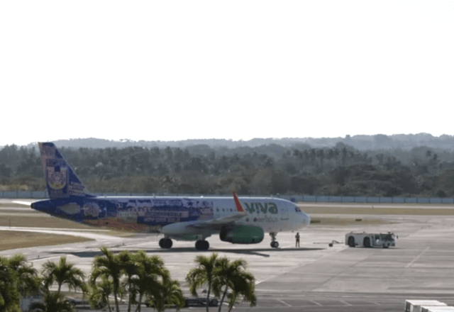 Avião em aeroporto de Cuba | Foto: reprodução/Rueters
