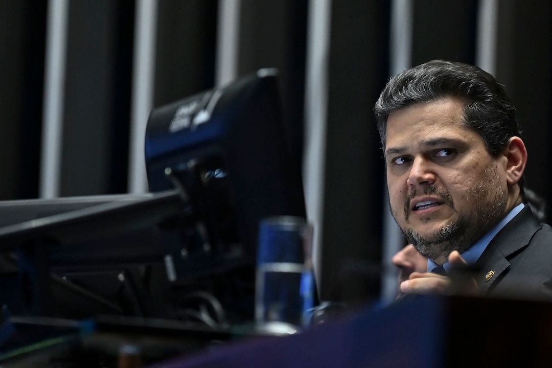 Alcolumbre diz que pode votar ‘pauta-bomba’ na próxima semana Alcolumbre diz que pode votar ‘pauta-bomba’ na próxima semana