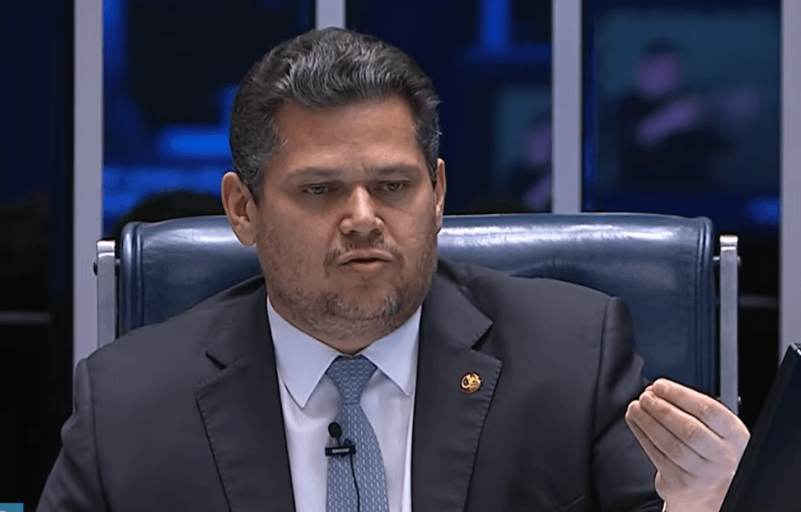 Cobrado por impeachment e 6x1, Alcolumbre reclama de ataques Cobrado por impeachment e 6x1, Alcolumbre reclama de ataques