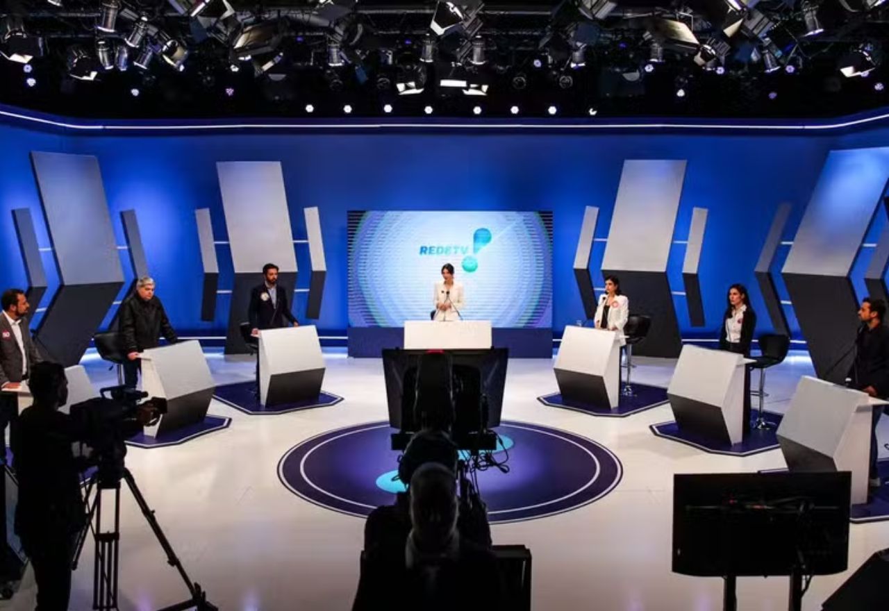 Debate promovido pela RedeTV! e portal Uol foi realizado nesta terça-feira (17) | Divulgação