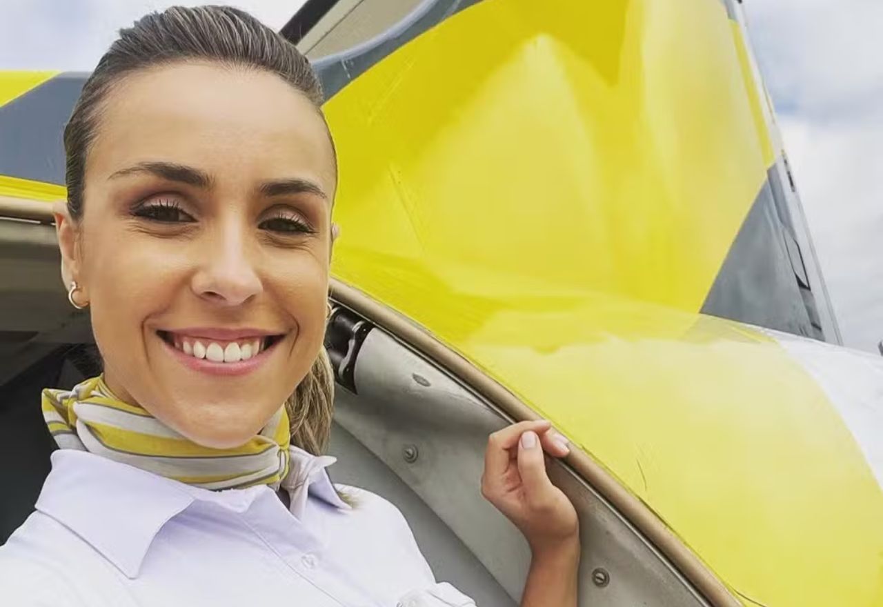 Débora Soper Ávila era comissária de bordo da Voepass e morreu em acidente aéreo em Vinhedo (SP) | Reprodução/Redes sociais