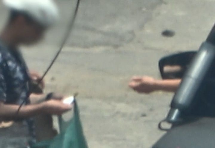 "Drive-thru" da droga: reportagem do SBT flagra venda de entorpecentes em uma das regiões mais ricas de São Paulo 