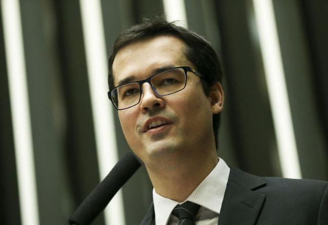 deltan dallagnol em foto no congresso nacional