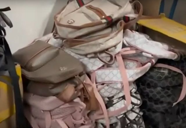 Polícia estoura depósito de bolsas falsificadas em SP 
