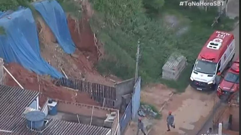 Deslizamento de terra em Jandira, na Grande SP deixa duas vítimas | Reprodução