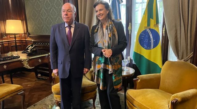 Em meio à visita polêmica de Milei ao Brasil, chanceler argentina conversa com Mauro Vieira