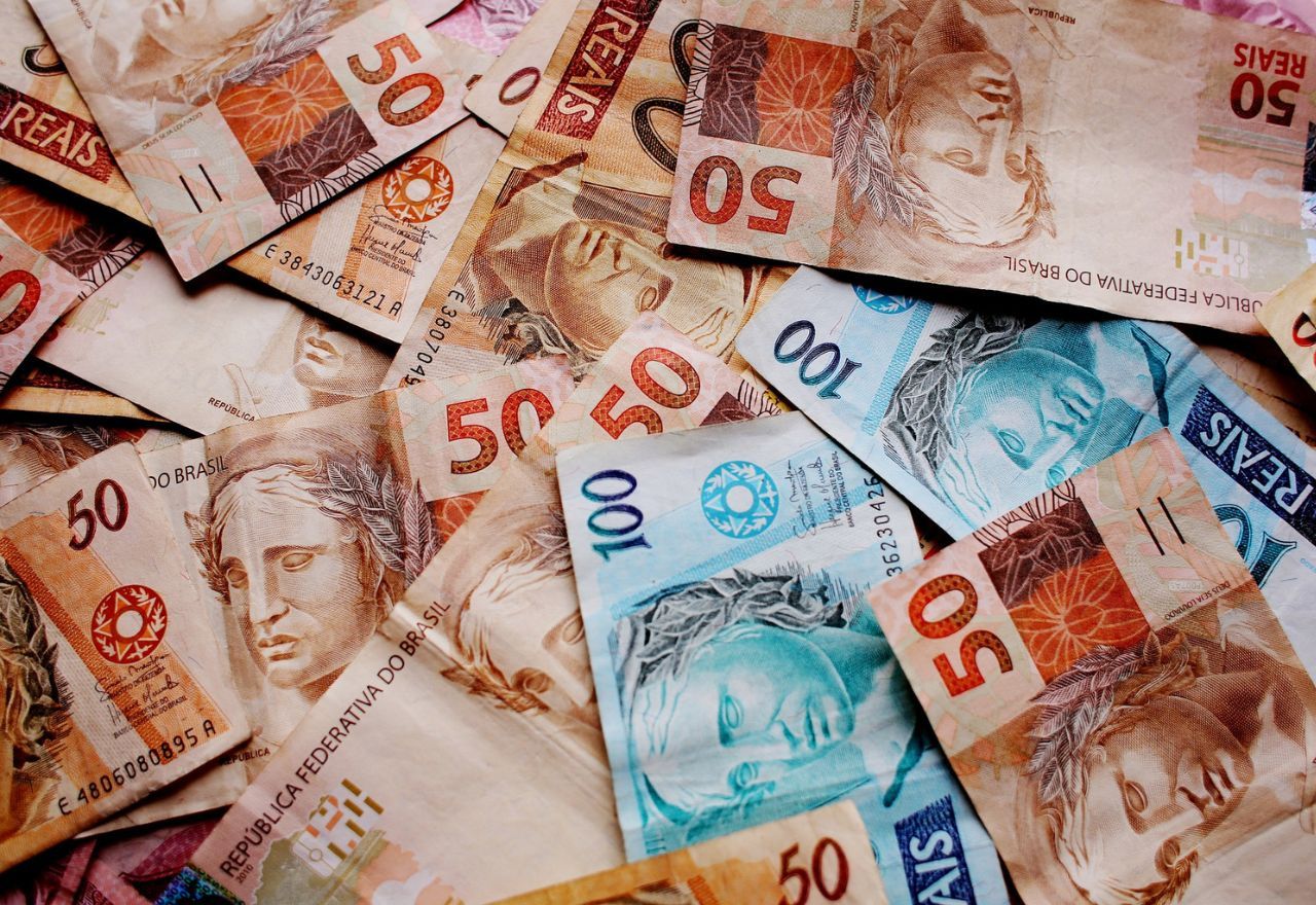 Notas de 50 e 100 reais | Reprodução/Pixabay