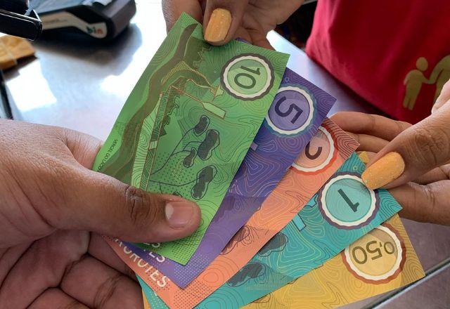 Conheça o Sururote, moeda local que impulsiona economia de comunidade Conheça o Sururote, moeda local que impulsiona economia de comunidade