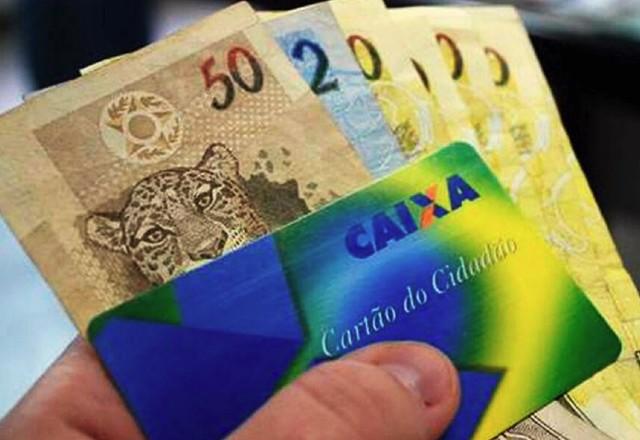 dinheiro e cartão cidadão