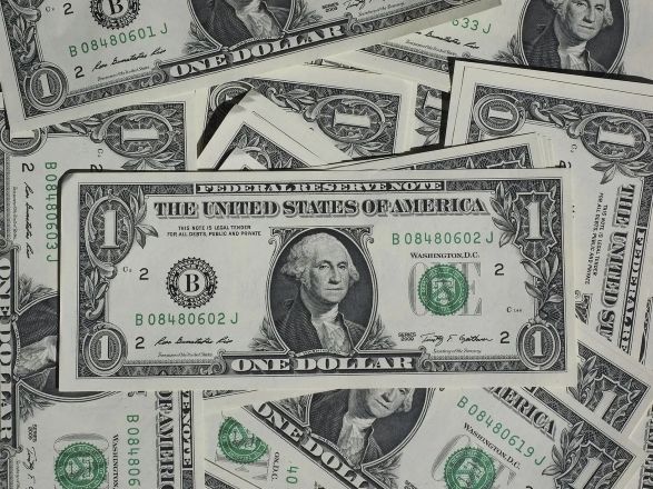 O Ibovespa registra queda de 1,44%, a 125.429,63 pontos; já o dólar à vista é negociado a R$5,8927, com uma alta de 0,98% | Reprodução