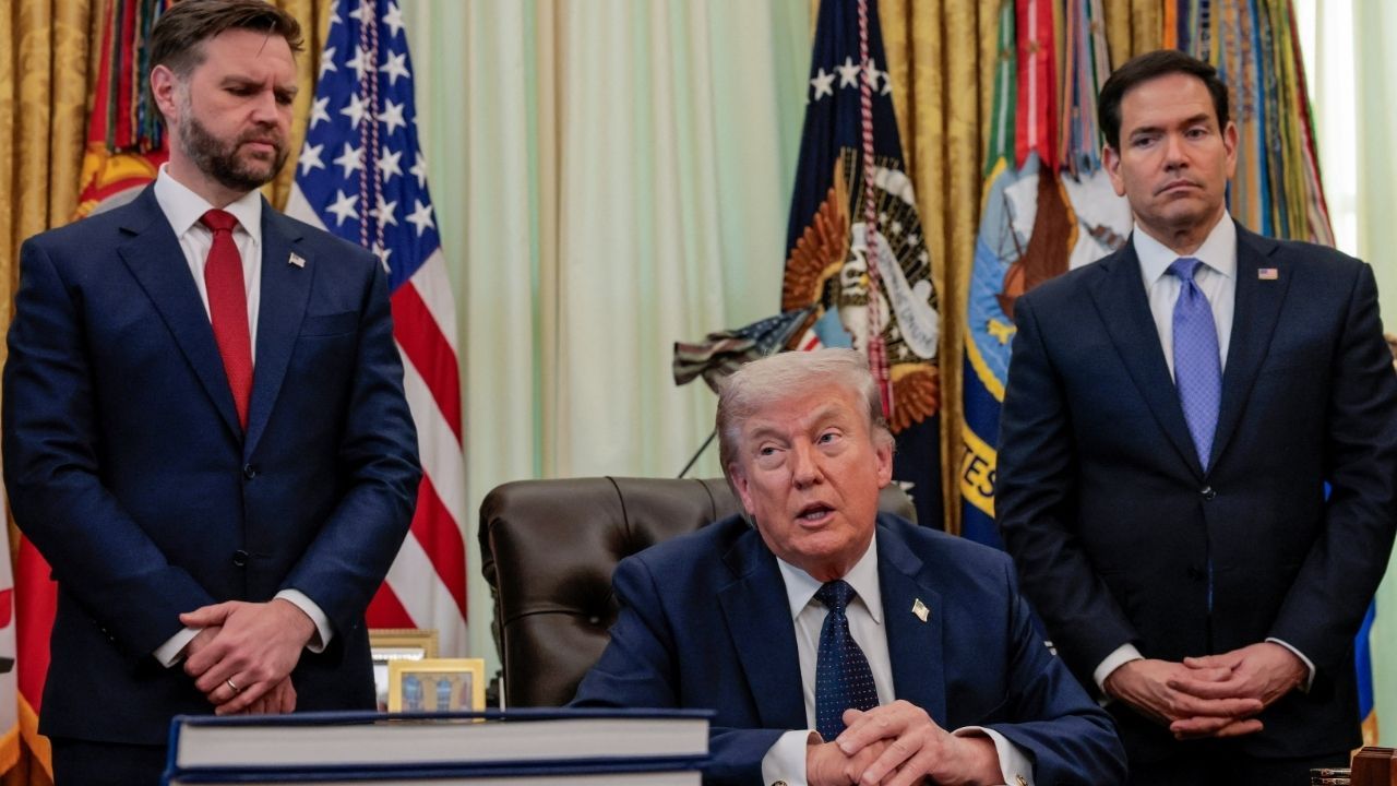 Presidente dos EUA, Donald Trump, com JD Vance e Marco Rubio na Casa Branca | REUTERS/Kylie Cooper