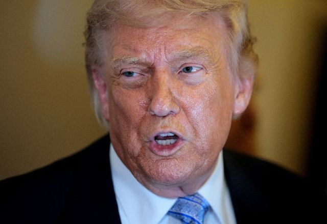 Aprovação de Trump cai para 35% após perda de apoio entre republicanos, aponta pesquisa Reuters/Ipsos | REUTERS/Evan Vucci