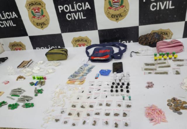 Polícia prende traficantes em "drive-thru" da droga na zona leste de SP Polícia prende traficantes em "drive-thru" da droga na zona leste de SP