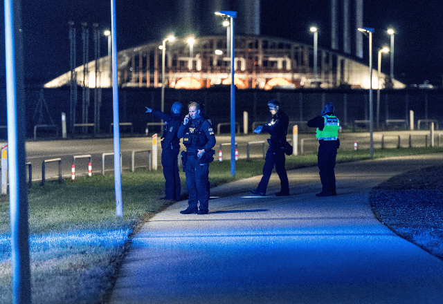 Policiais no Aeroporto de Copenhague. | Ritzau Scanpix/Steven Knap via REUTERS