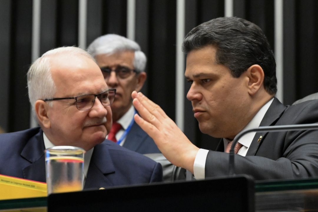 Fachin se reúne com Alcolumbre na residência do Senado