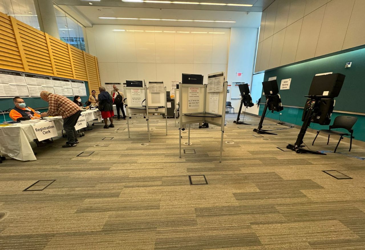 Votação antecipada na Biblioteca Pública de West End, em Washington DC | Patrícia Vasconcellos/SBT