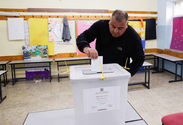 Palestinos votam em eleições locais que incluem Gaza pela 1ª vez em quase 20 anos