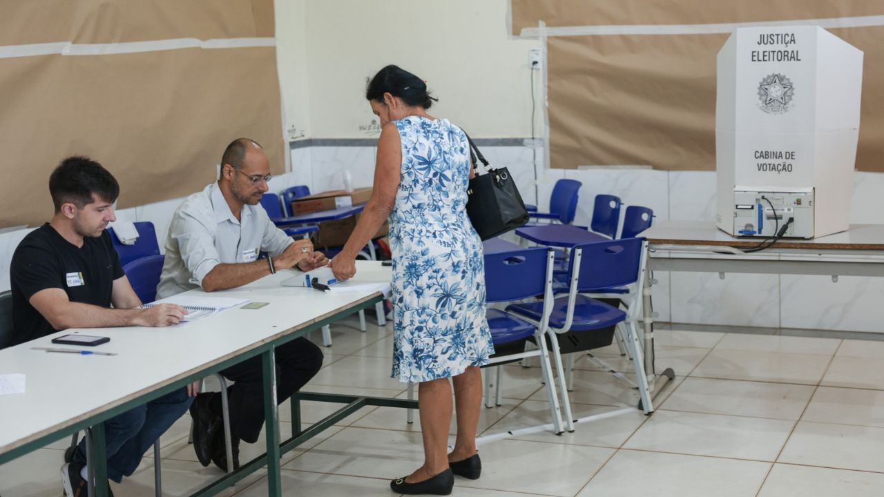 Eleitores comparecem às seções eleitorais no primeiro turno das Eleições 2026 | Joédson Alves/Agência Brasil