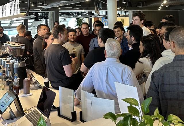 elon musk na sede do twitter
