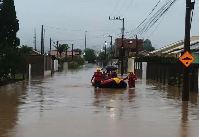 enchentes no sul do país