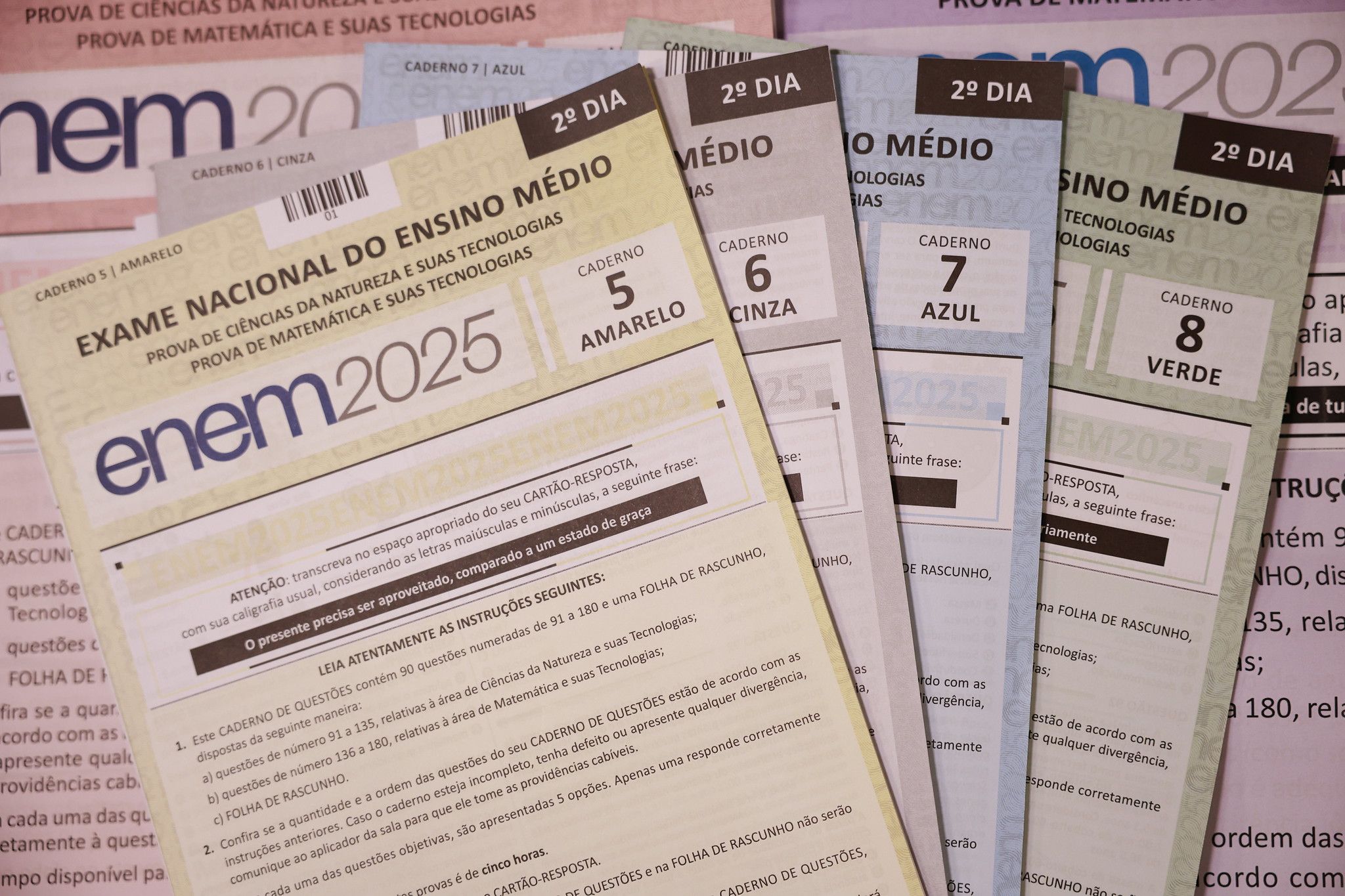 Cadernos de provas do 2º dia de aplicação do Enem | Divulgação/MEC