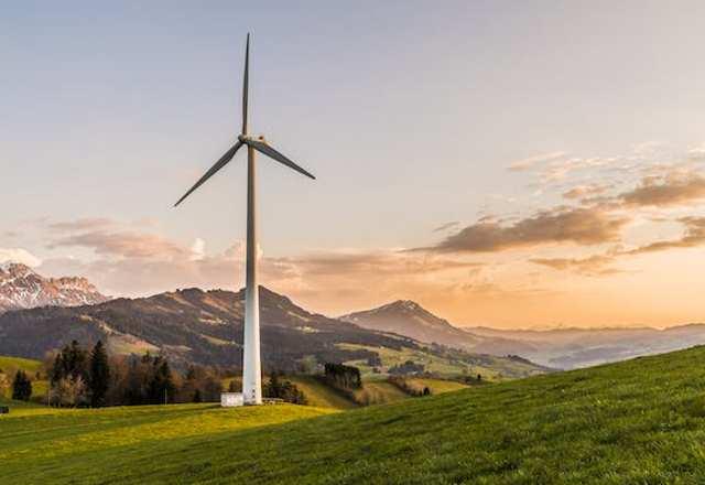 esg nas empresas: imagem mostra usina de energia eolica