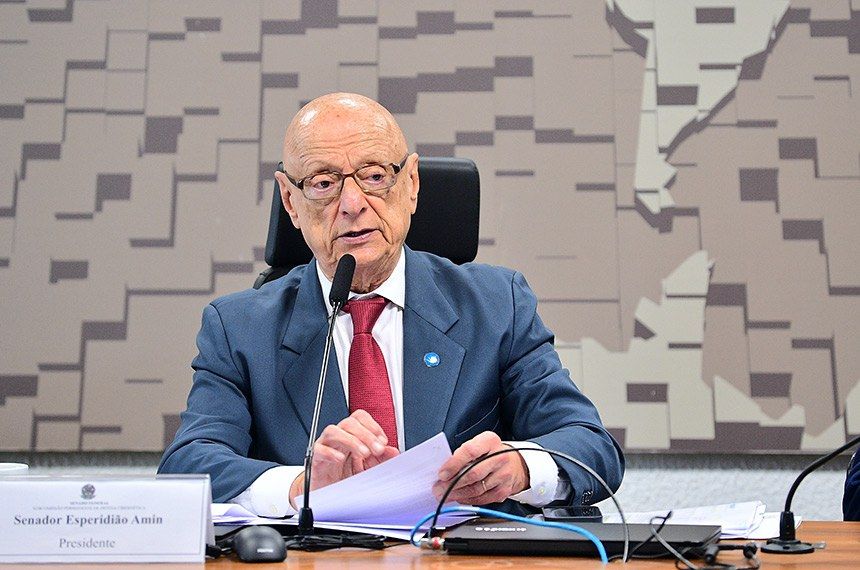 O senador Esperidião Amim, durante audiência no Senado (Pedro França/Ag. Senado)
