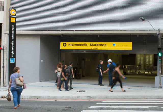Saída da estação Higienópolis-Mackenzie | Reprodução