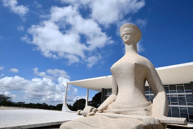 Estátua "A Justiça", em frente ao prédio do Supremo Tribunal Federal | Agência Senado/Flickr