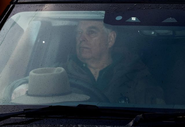 Polícia investiga nova denúncia contra ex-príncipe Andrew Polícia investiga nova denúncia contra ex-príncipe Andrew